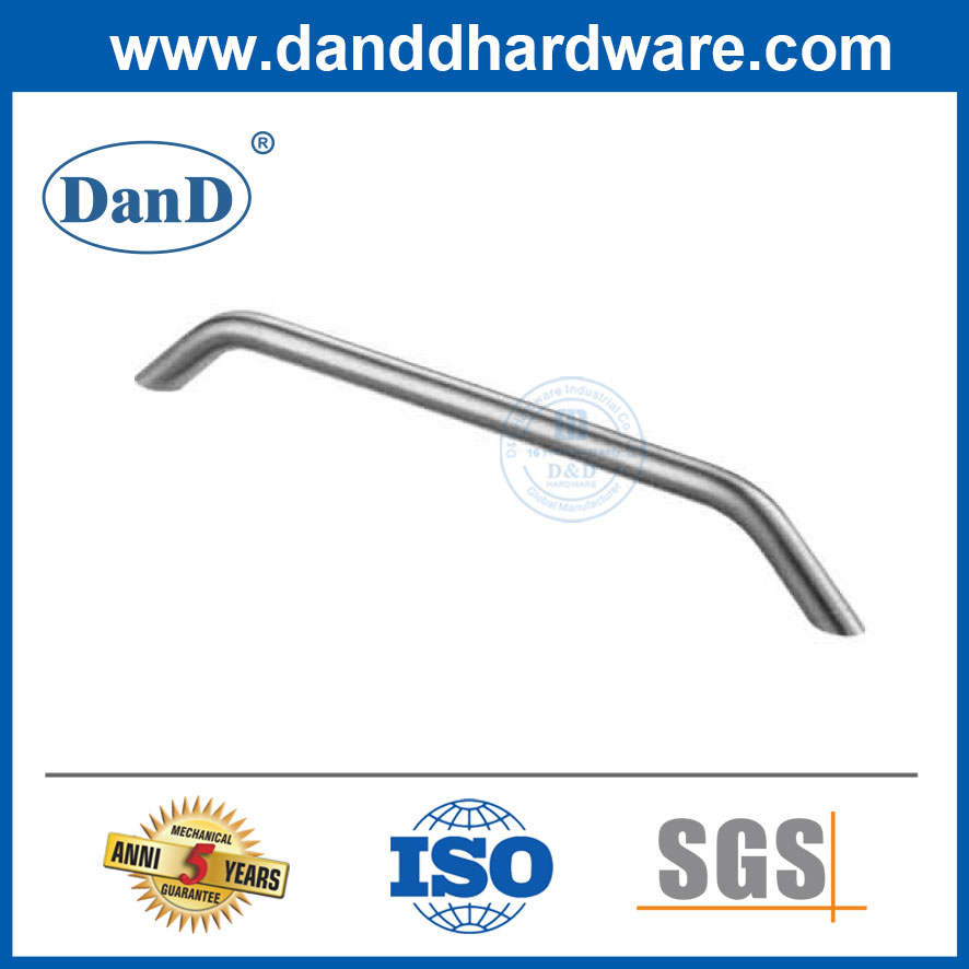 O armário de prata lida