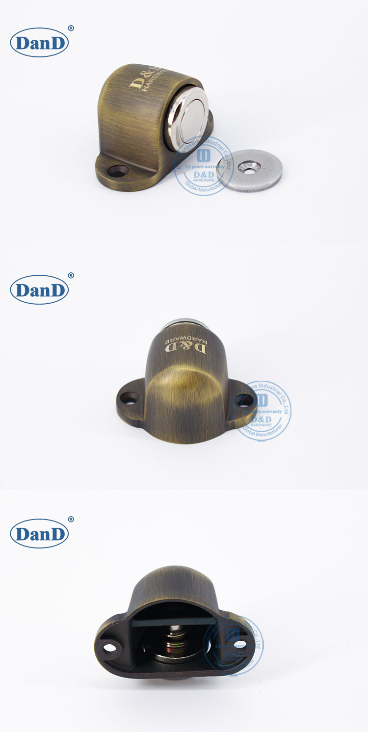 Parada de porta de lat&atilde;o antiga