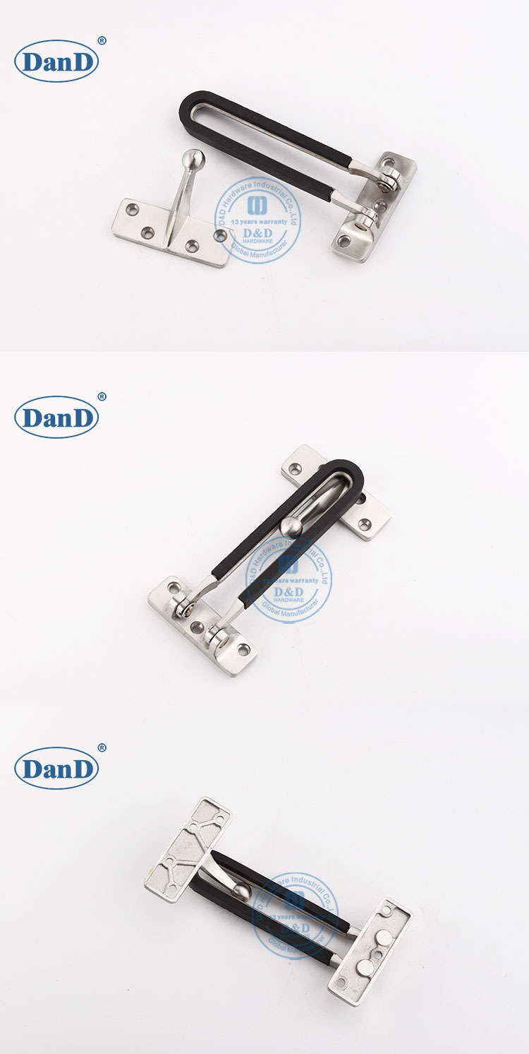 Guarda da porta do hotel